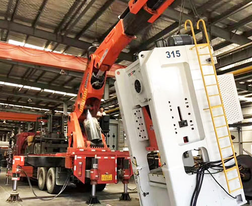 滦县附近随车吊出租，轻松解决运输难题