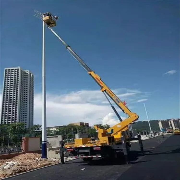 滦县维修路灯的曲臂升降车出租