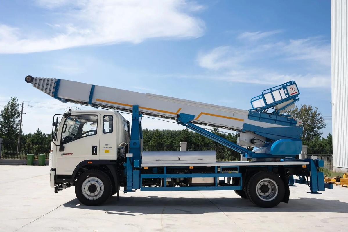 滦县云梯上料车租赁费用